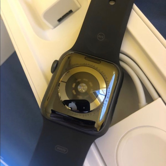 apple watch series 4 - Picture 2 of 6